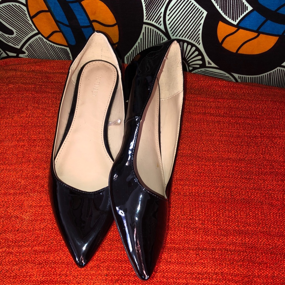 Black Pointed toe Paten Leather Flats